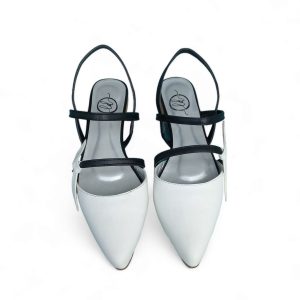 Woman flat shoes