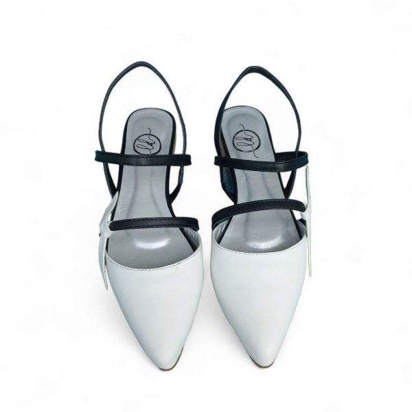 Woman flat shoes