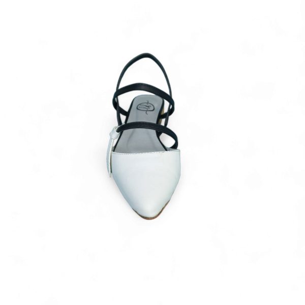 woman flat shoes