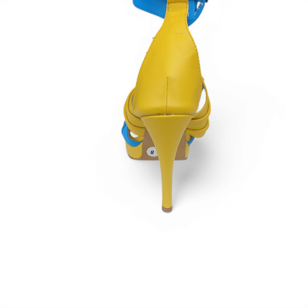Woman platform sandals